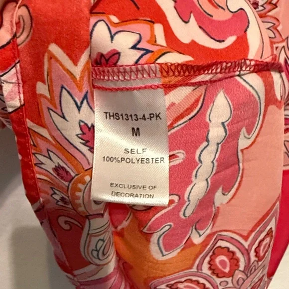 Perfect THML floral satin puff sleeve top medium - Picture 11 of 11